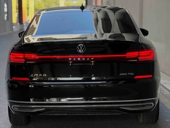 2023 Volkswagen Passat B8 Рестайлинг, чёрный, 2100000 рублей - вид 5