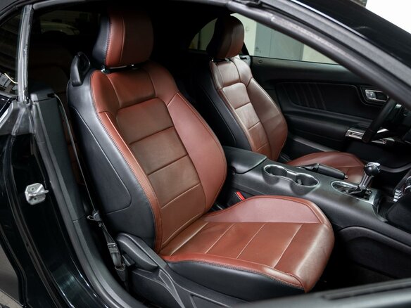 2018 Ford Mustang VI Рестайлинг, чёрный, 3449000 рублей - вид 16