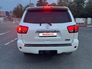 2014 Toyota Sequoia II, белый, 2200000 рублей, вид 5