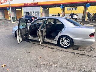 2001 Mercedes-Benz E-Класс 200 II (W210, S210) Рестайлинг, серебристый, 240000 рублей, вид 5
