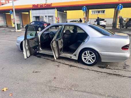 2001 Mercedes-Benz E-Класс 200 II (W210, S210) Рестайлинг, серебристый, 240000 рублей, вид 5