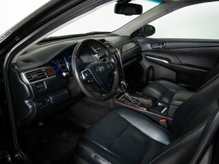 2016 Toyota Camry VII (XV50) Рестайлинг, чёрный, 2100000 рублей, вид 5