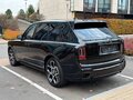 2026 Rolls-Royce Cullinan Black Badge I Рестайлинг (Series II), чёрный, 59850000 рублей - вид 2