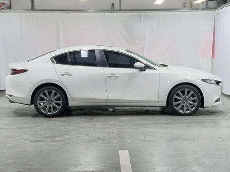2025 Mazda 3 Axela IV (BP), белый, 1860000 рублей, вид 4