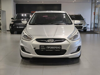 2014 Hyundai Solaris I, серебристый, 686000 рублей, вид 2