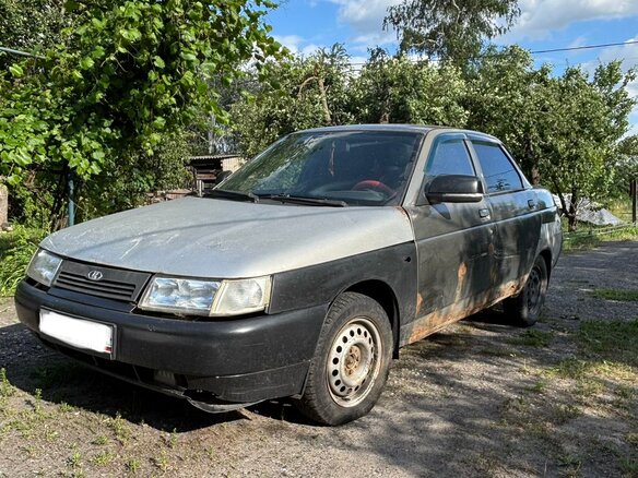2001 Lada (ВАЗ) 2110, серебристый, 30000 рублей