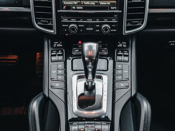 2015 Porsche Cayenne II Рестайлинг (958), чёрный, 3600000 рублей - вид 10