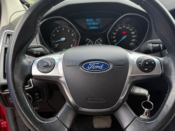 2012 Ford Focus III, красный, 750000 рублей - вид 12