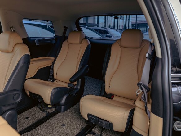 2020 Kia Carnival IV, чёрный, 2595000 рублей - вид 19