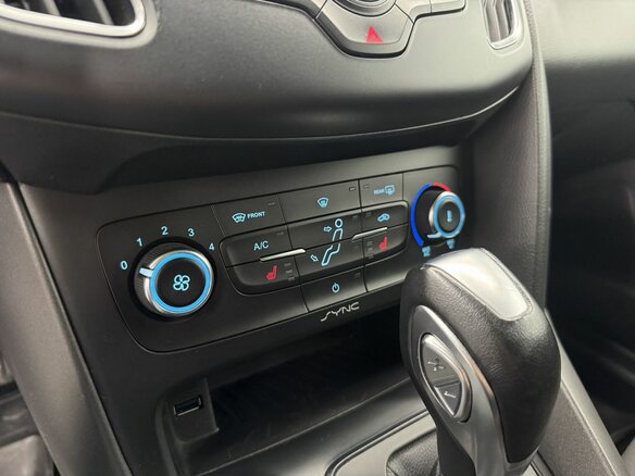 2017 Ford Focus III Рестайлинг, серый, 1160000 рублей - вид 20