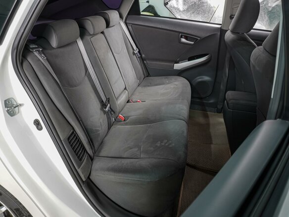 2010 Toyota Prius III (XW30), белый, 1499000 рублей - вид 6