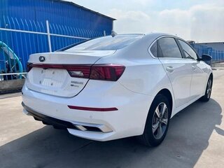 2023 Kia K3 II Рестайлинг, белый, 1680000 рублей, вид 5