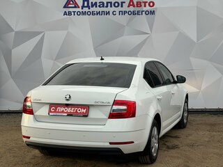 2020 Skoda Octavia III (A7) Рестайлинг, белый, 1700000 рублей, вид 5