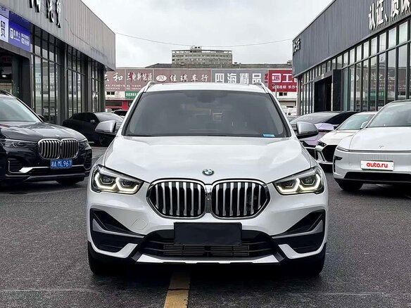 2022 BMW X1 Long 20Li sDrive II (F48) Рестайлинг, белый, 2120000 рублей - вид 1