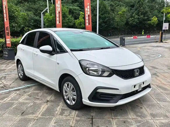 2021 Honda Fit IV, белый, 1198400 рублей