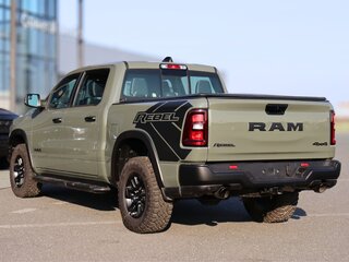 2026 Ram 1500 Crew Cab V Рестайлинг, зелёный, 10990000 рублей, вид 5