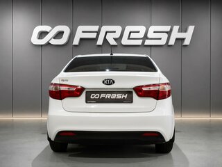 2015 Kia Rio 6-speed III, белый, 899000 рублей, вид 4