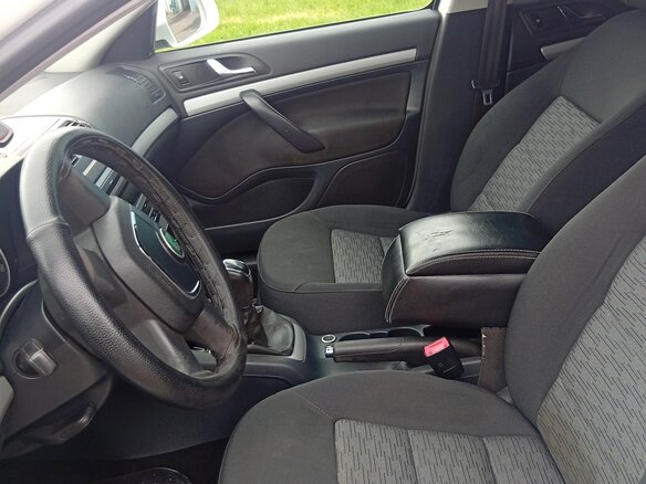 2012 Skoda Octavia II (A5) Рестайлинг, белый, 599999 рублей - вид 4