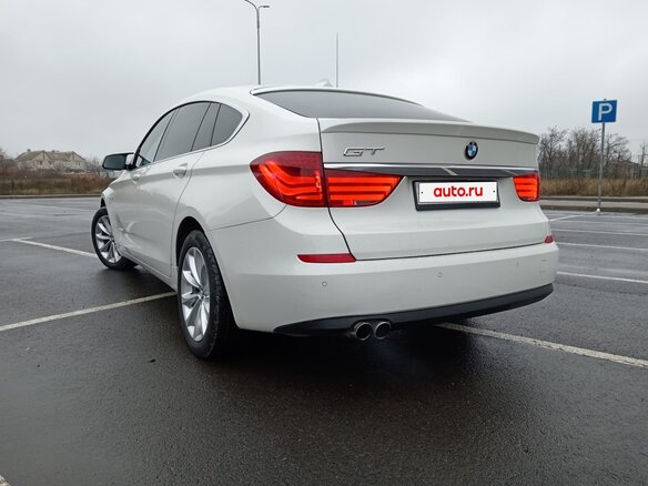 2010 BMW 5 серии Gran Turismo 530d VI (F10/F11/F07), белый, 1850000 рублей - вид 2