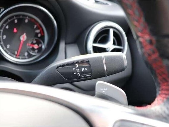 2016 Mercedes-Benz CLA 180 I (C117, X117) Рестайлинг, белый, 1520000 рублей - вид 15