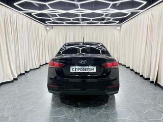 2017 Hyundai Solaris II, чёрный, 1379000 рублей, вид 5