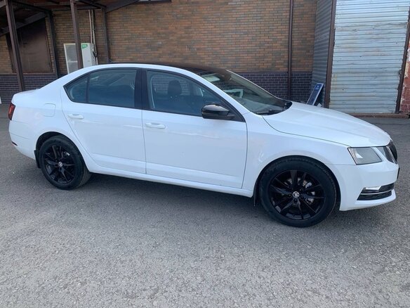 2017 Skoda Octavia III (A7), белый, 1170000 рублей - вид 15