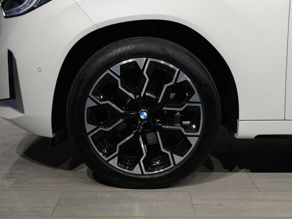 2026 BMW X3 Long 30L xDrive IV (G45/G48), белый, 7500000 рублей - вид 7