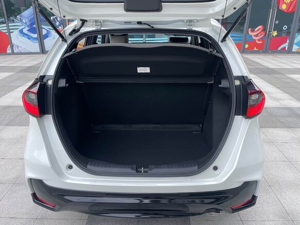 2023 Honda Fit IV Рестайлинг, белый, 1390325 рублей - вид 17