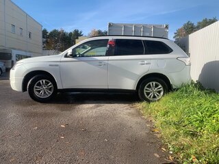 2014 Mitsubishi Outlander III, белый, 1500000 рублей, вид 3