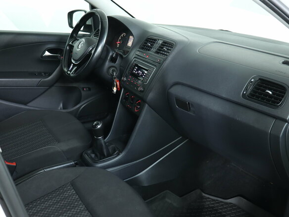 2016 Volkswagen Polo V Рестайлинг, белый, 849000 рублей - вид 19