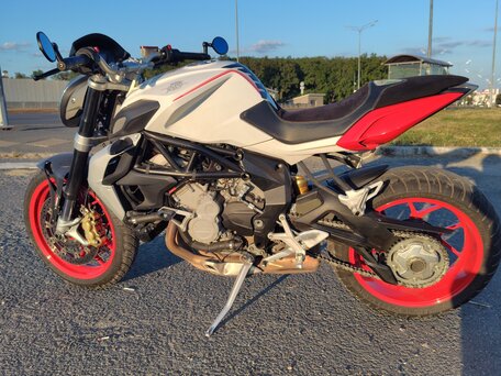 2014 MV Agusta Brutale 800, белый, 750000 рублей, вид 2