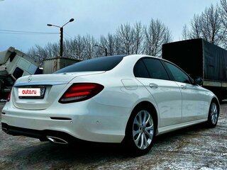 2017 Mercedes-Benz E-Класс 200 V (W213, S213, C238), белый, 3590000 рублей, вид 4
