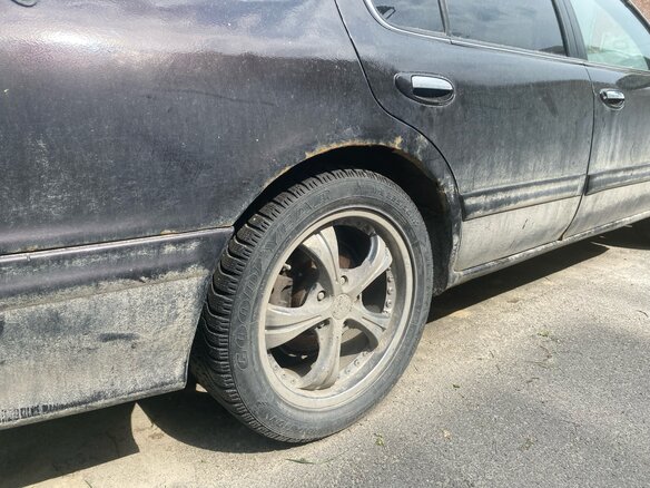 1998 Nissan Maxima IV (A32), красный - вид 5