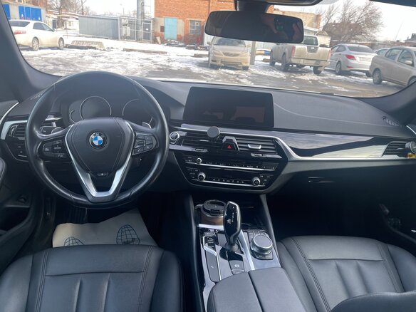 2019 BMW 5 серии 520i VII (G30/G31/G38), белый, 3900000 рублей - вид 6