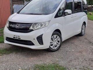 2018 Honda Stepwgn V Рестайлинг, белый, 1966000 рублей, вид 3