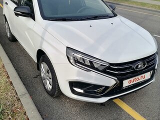 2023 Lada (ВАЗ) Vesta I Рестайлинг (NG), белый, 1350000 рублей, вид 2