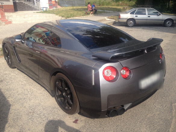 2010 Nissan GT-R I, серый - вид 1