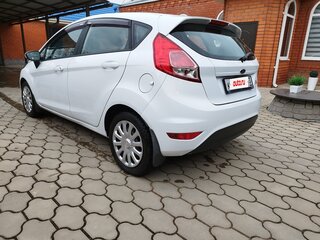 2015 Ford Fiesta Mk6 Рестайлинг, белый, 898000 рублей, вид 4