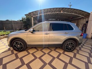 2020 Volkswagen Tiguan II, серебристый, 2550000 рублей, вид 5