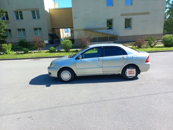2005 Toyota Corolla IX (E120, E130) Рестайлинг, серебристый, 500000 рублей - вид 3