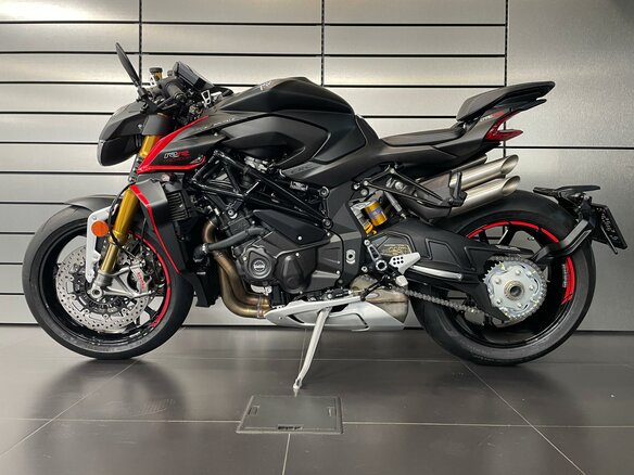 2023 MV Agusta Brutale 1000, чёрный - вид 1