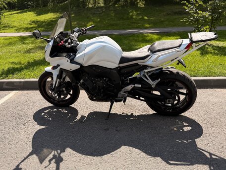 2009 Yamaha FZ1, белый, 550000 рублей, вид 4