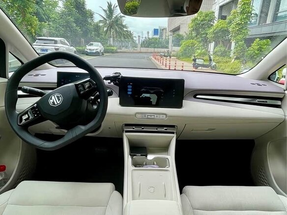 2025 MG 4 EV 53.95 kWh II, фиолетовый, 1670000 рублей - вид 8