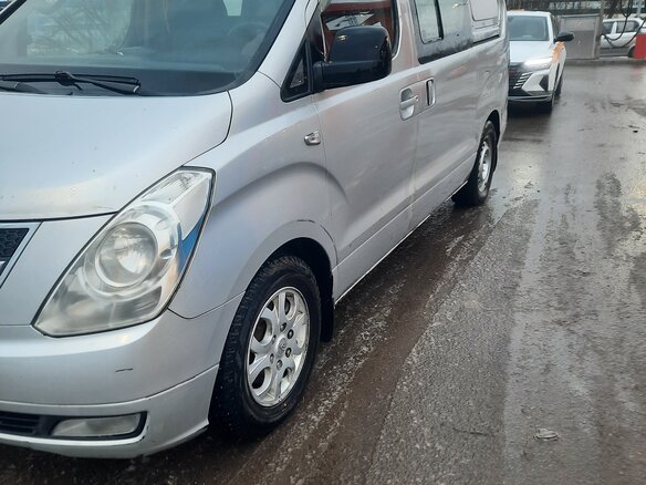 2010 Hyundai Starex, серый, 790000 рублей - вид 8