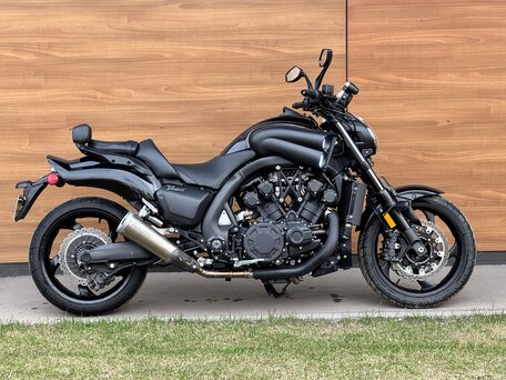 2020 Yamaha VMAX 1700, чёрный, 1950000 рублей, вид 3