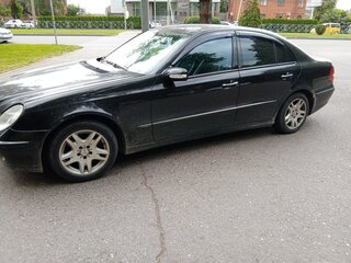 2004 Mercedes-Benz E-Класс 270 III (W211, S211), чёрный, 1300000 рублей, вид 2