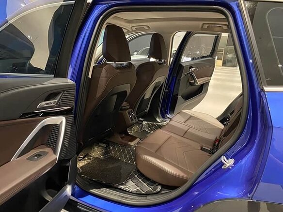 2023 BMW X1 Long 20Li sDrive III (U11/U12), синий, 2430000 рублей - вид 10