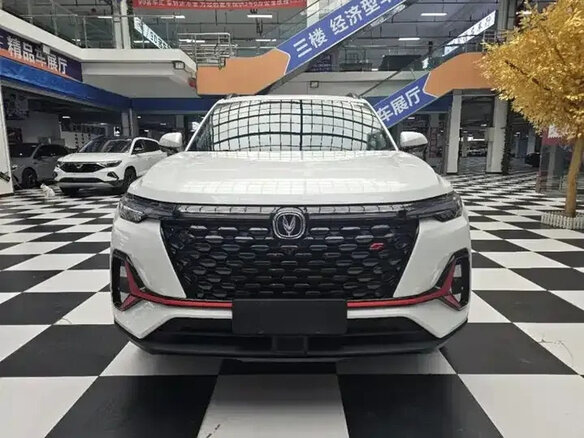 2022 Changan CS35 Plus I Рестайлинг, белый - вид 2