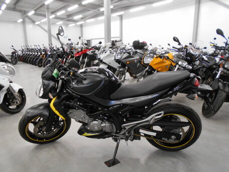 2014 Suzuki SFV 650 Gladius, чёрный, 430000 рублей, вид 4
