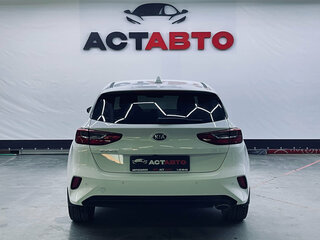 2018 Kia Ceed III, белый, 1350000 рублей, вид 5